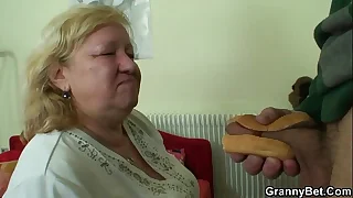 Domineer granny tastes luscious bushwa